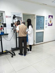 以党心聚众心,以众心赢民心--记bw必威西汉姆联学生党支部毕业季志愿活动