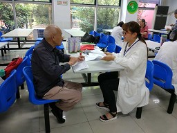 以党心聚众心,以众心赢民心--记bw必威西汉姆联学生党支部毕业季志愿活动