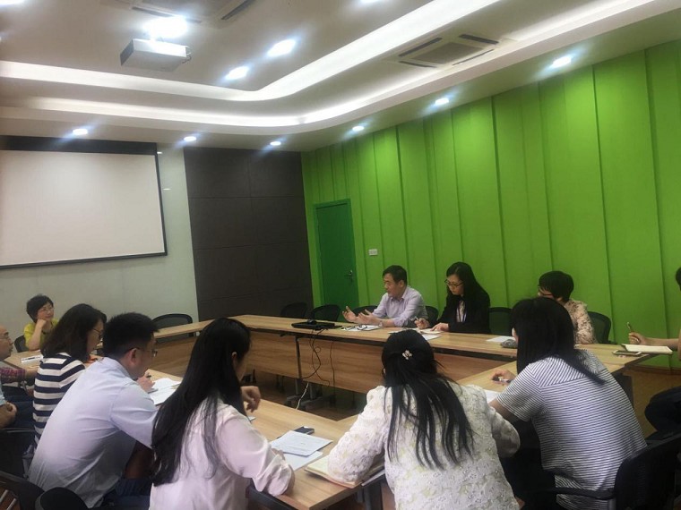 bw必威西汉姆联教工党支部组织开展“争做四有好老师”讨论会